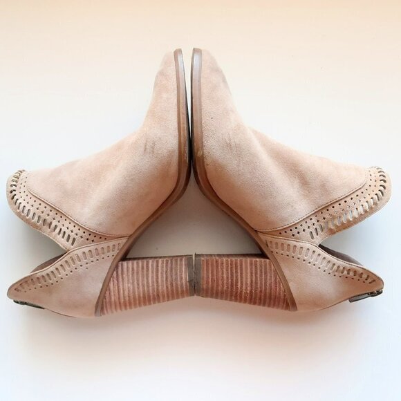 Vince Camuto Beige Suede Leather Block Heel Ankle Boots / Booties Size 9 - Picture 9 of 16